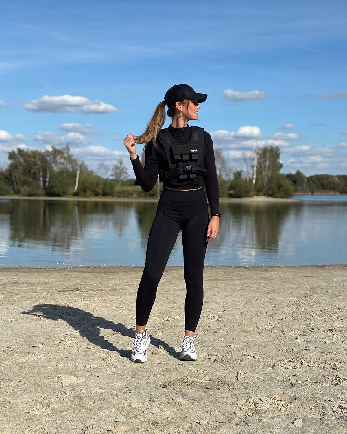 Athletin trainiert mit der KRAKEN Gewichtsweste 10 KG